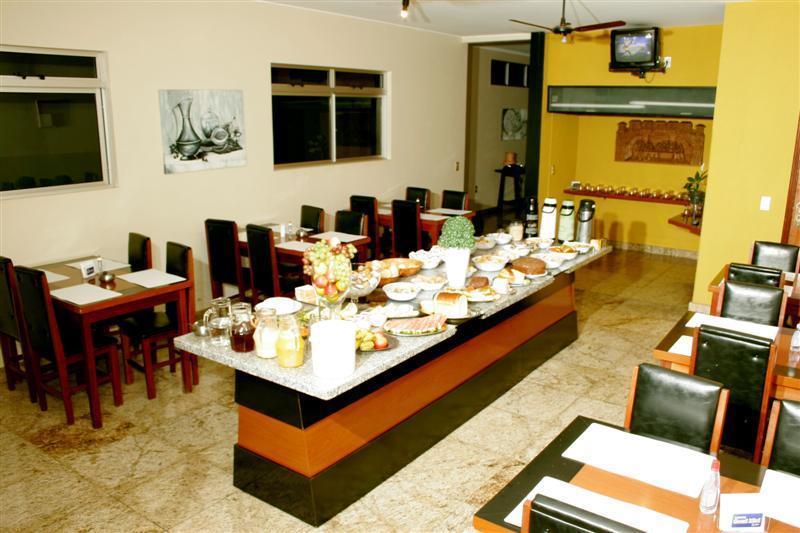 Rodes Palace Hotel Patrocinio Exterior photo