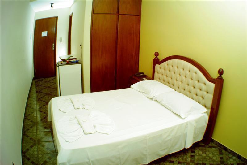 Rodes Palace Hotel Patrocinio Exterior photo